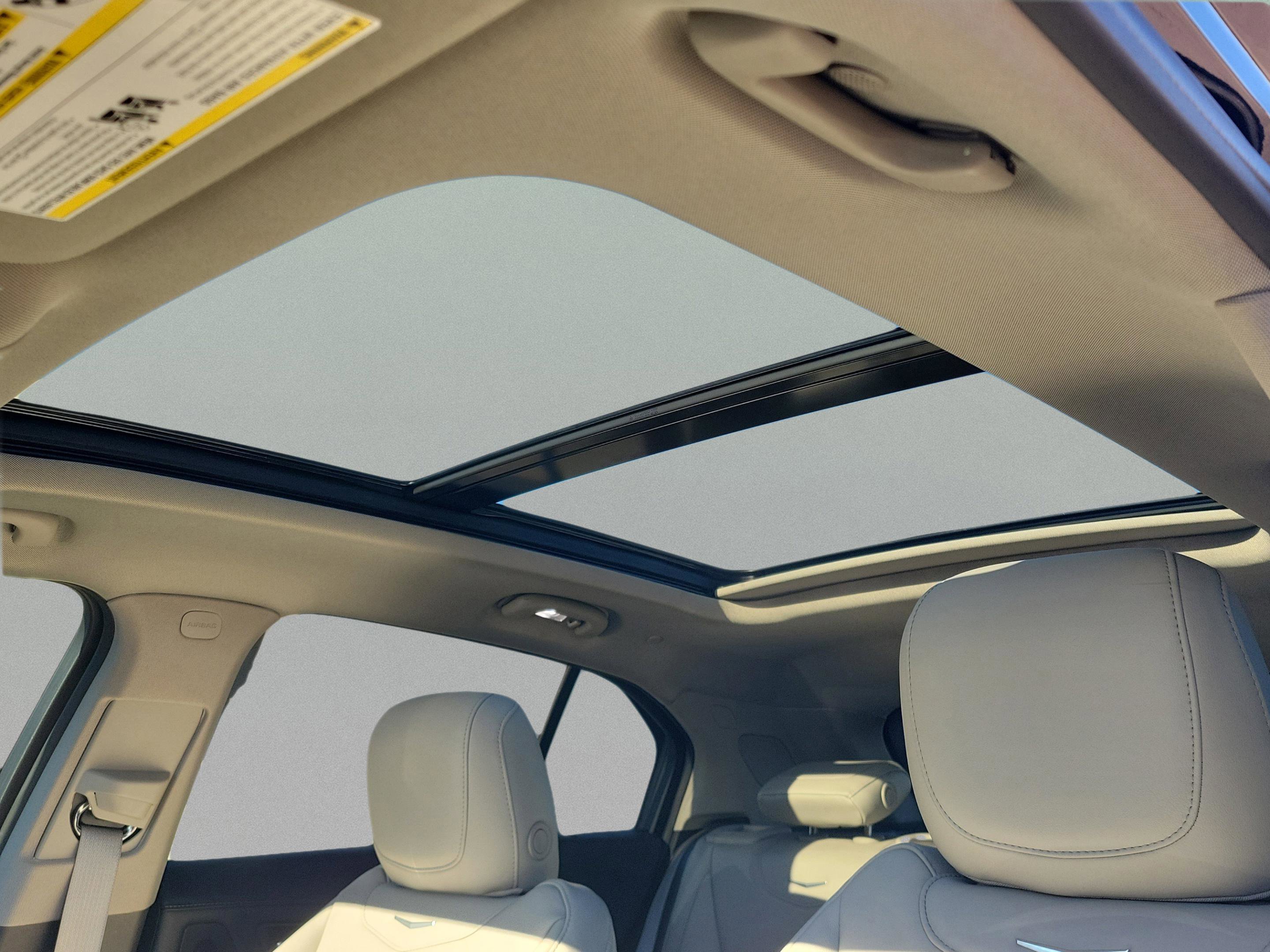 Used 2022 Cadillac XT4 Premium Luxury w/ Enhanced Visibility Package image 38