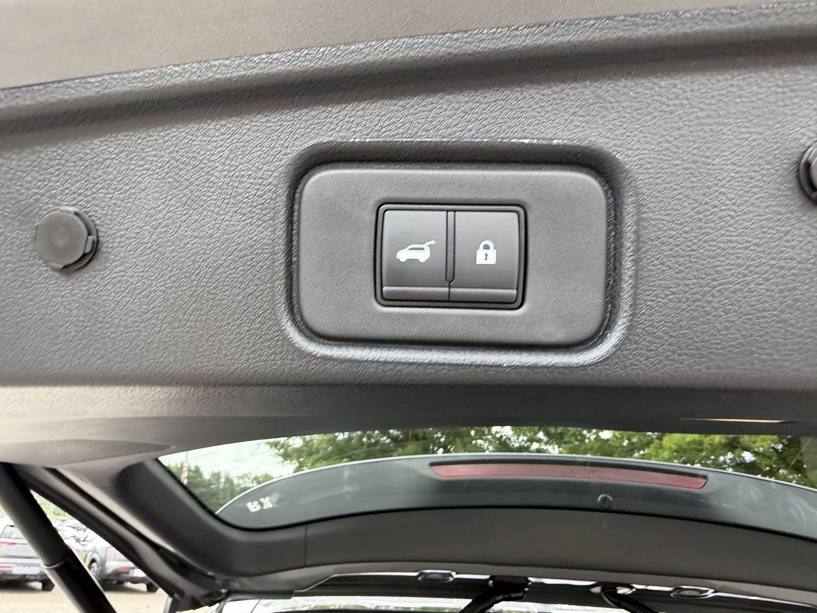 New 2026 Nissan Pathfinder Platinum w/ Cargo Package FWD image 32