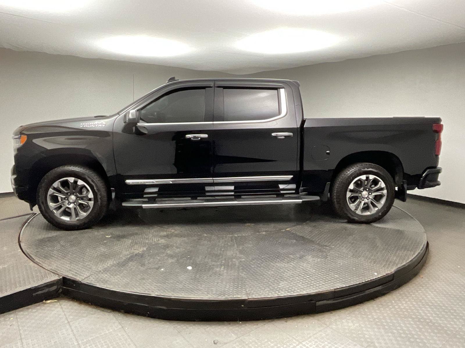 Certified 2025 Chevrolet Silverado 1500 High Country AWD/4WD image 4