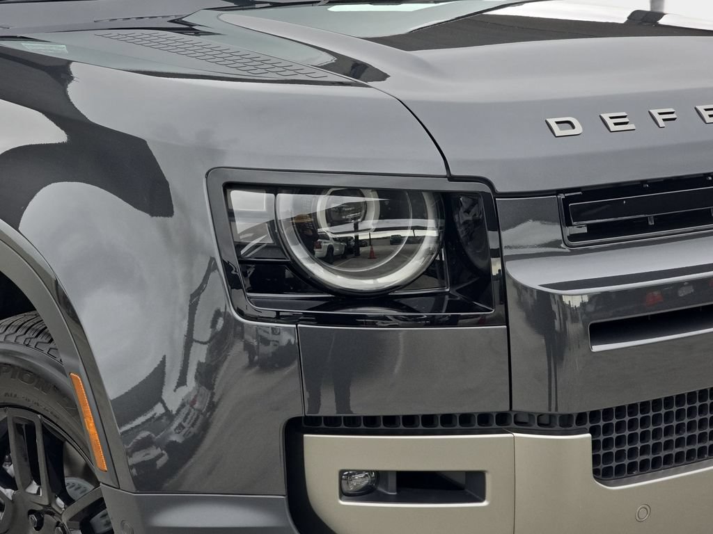 New 2026 Land Rover Defender 110 S AWD/4WD image 32