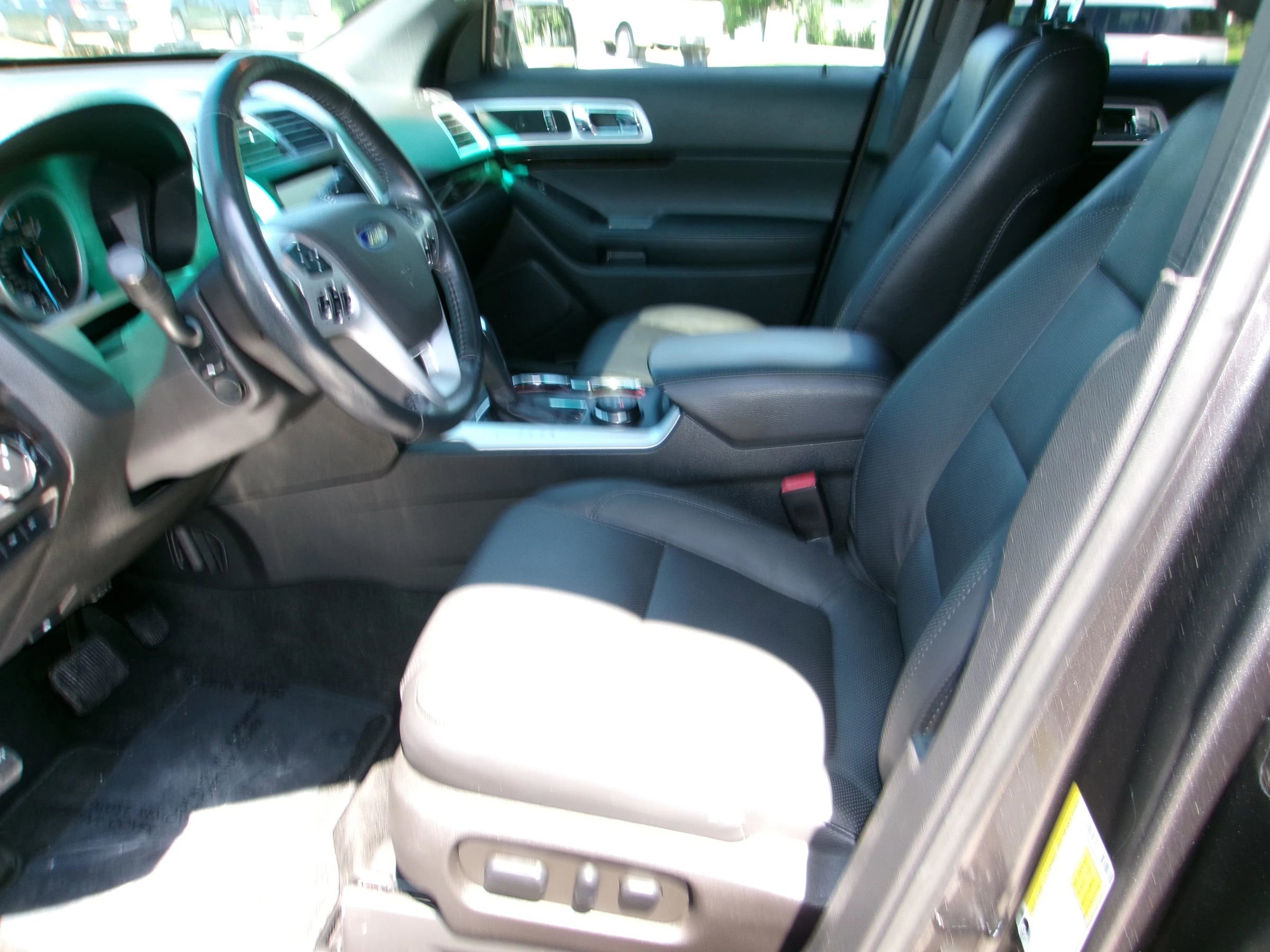 Used 2015 Ford Explorer Limited w/ Equipment Group 302A image 6