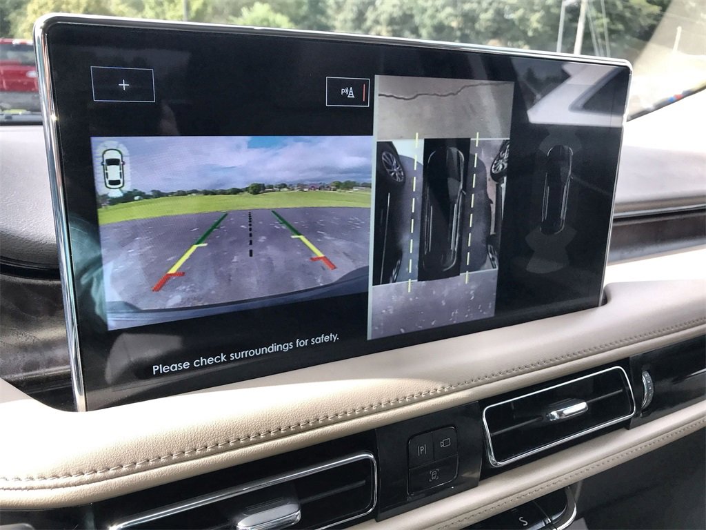 Used 2022 Lincoln Nautilus Reserve w/ Equipment Group 201A image 17