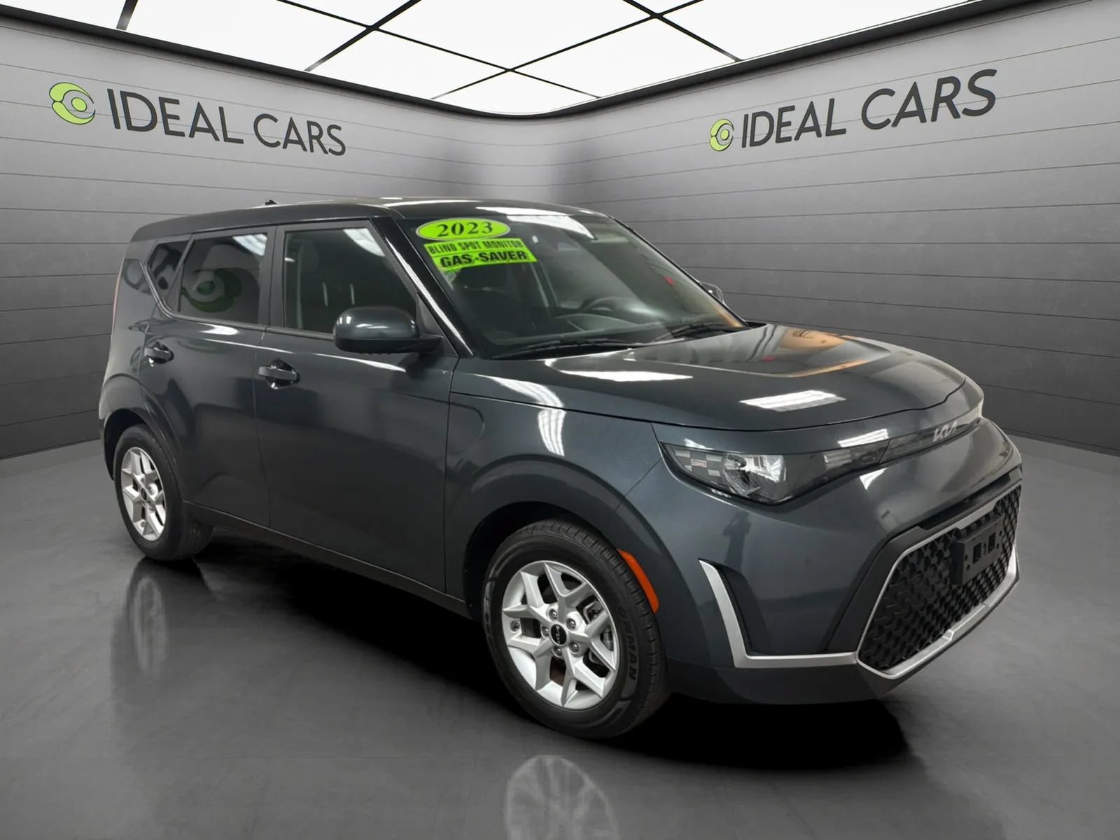 Used 2023 Kia Soul LX w/ Option Group 015 FWD image 3