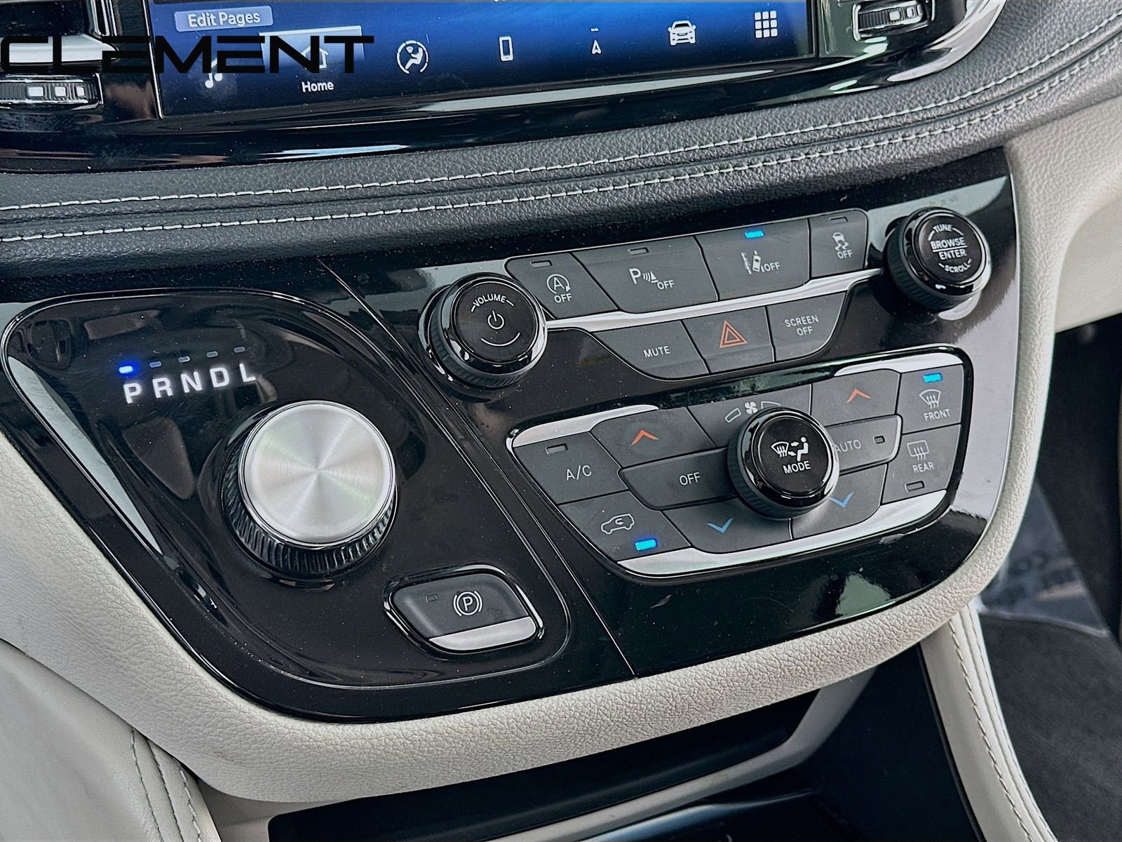 Used 2023 Chrysler Pacifica Limited image 22