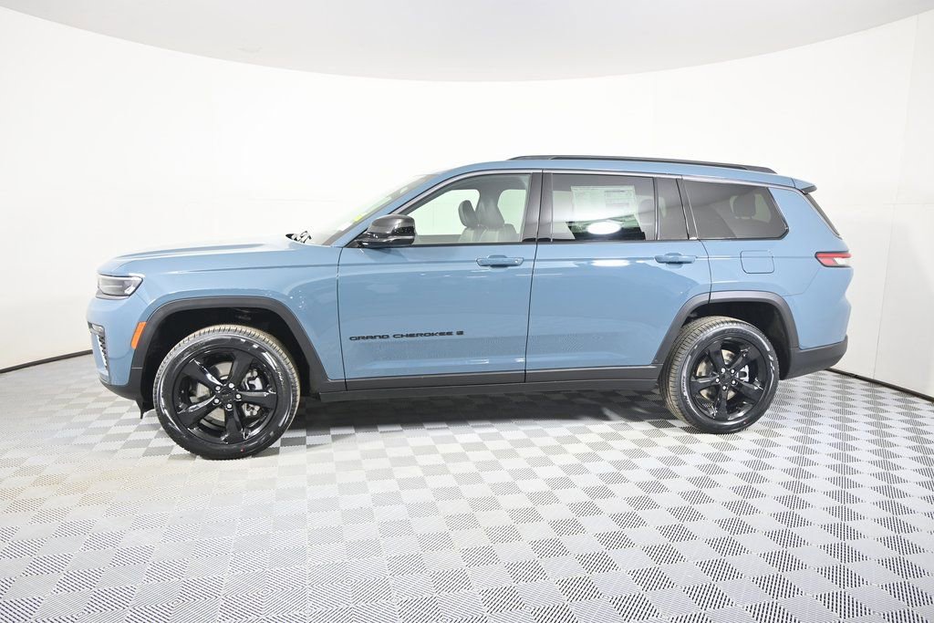 New 2026 Jeep Grand Cherokee L Limited w/ Limited Altitude Package AWD/4WD image 2