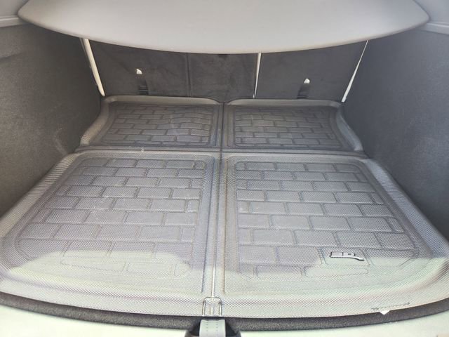 Used 2024 Tesla Model Y Performance image 25