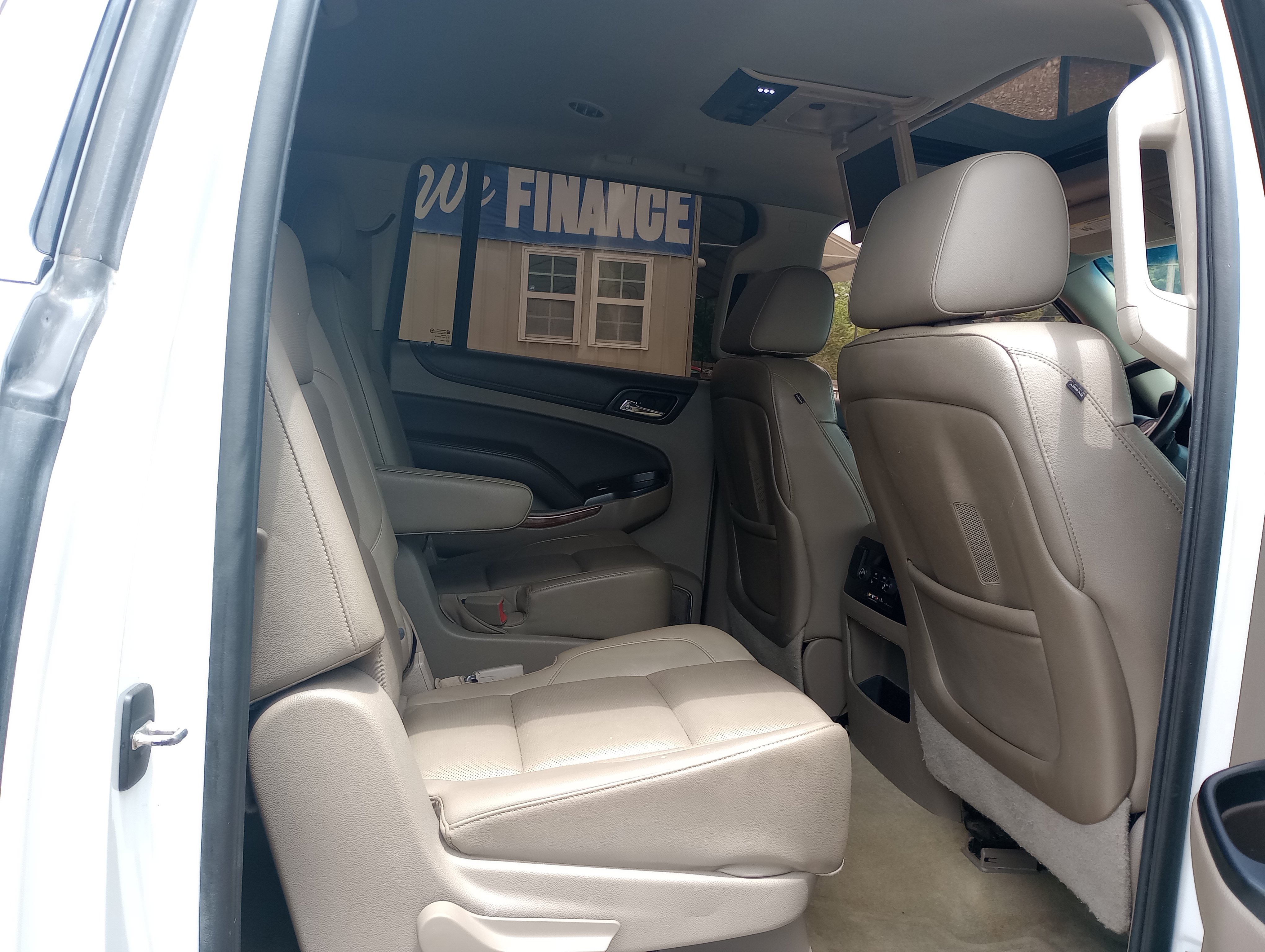 Used 2016 Chevrolet Suburban LTZ RWD image 16