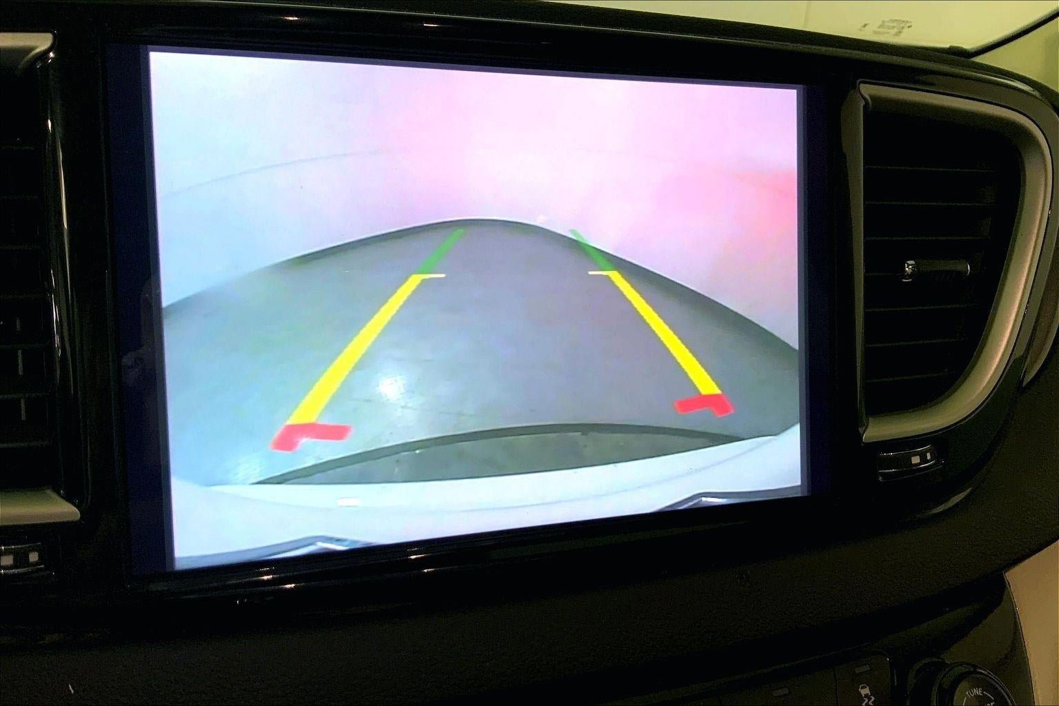 Used 2023 Chrysler Pacifica Touring-L FWD image 21