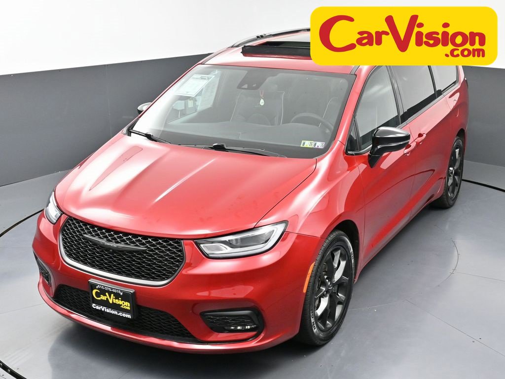 Used 2025 Chrysler Pacifica Limited image 49