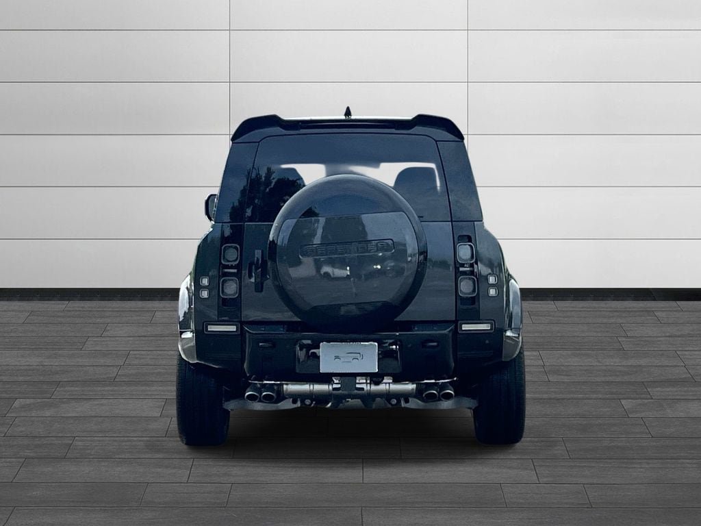 Certified 2024 Land Rover Defender 110 V8 AWD/4WD image 4