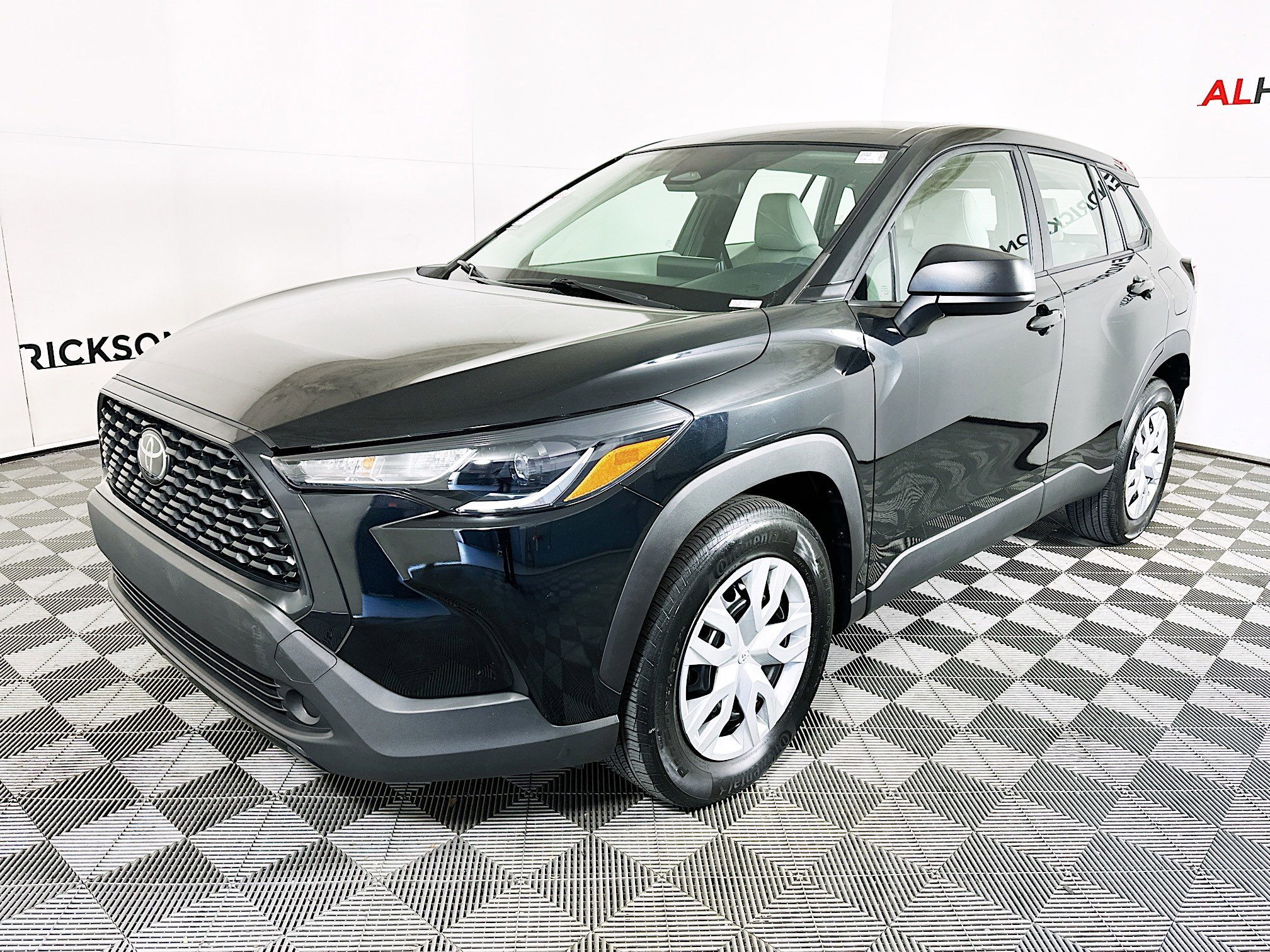 Used 2023 Toyota Corolla Cross L image 7