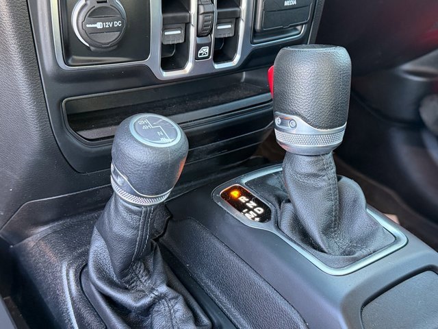 Used 2023 Jeep Gladiator Willys image 14