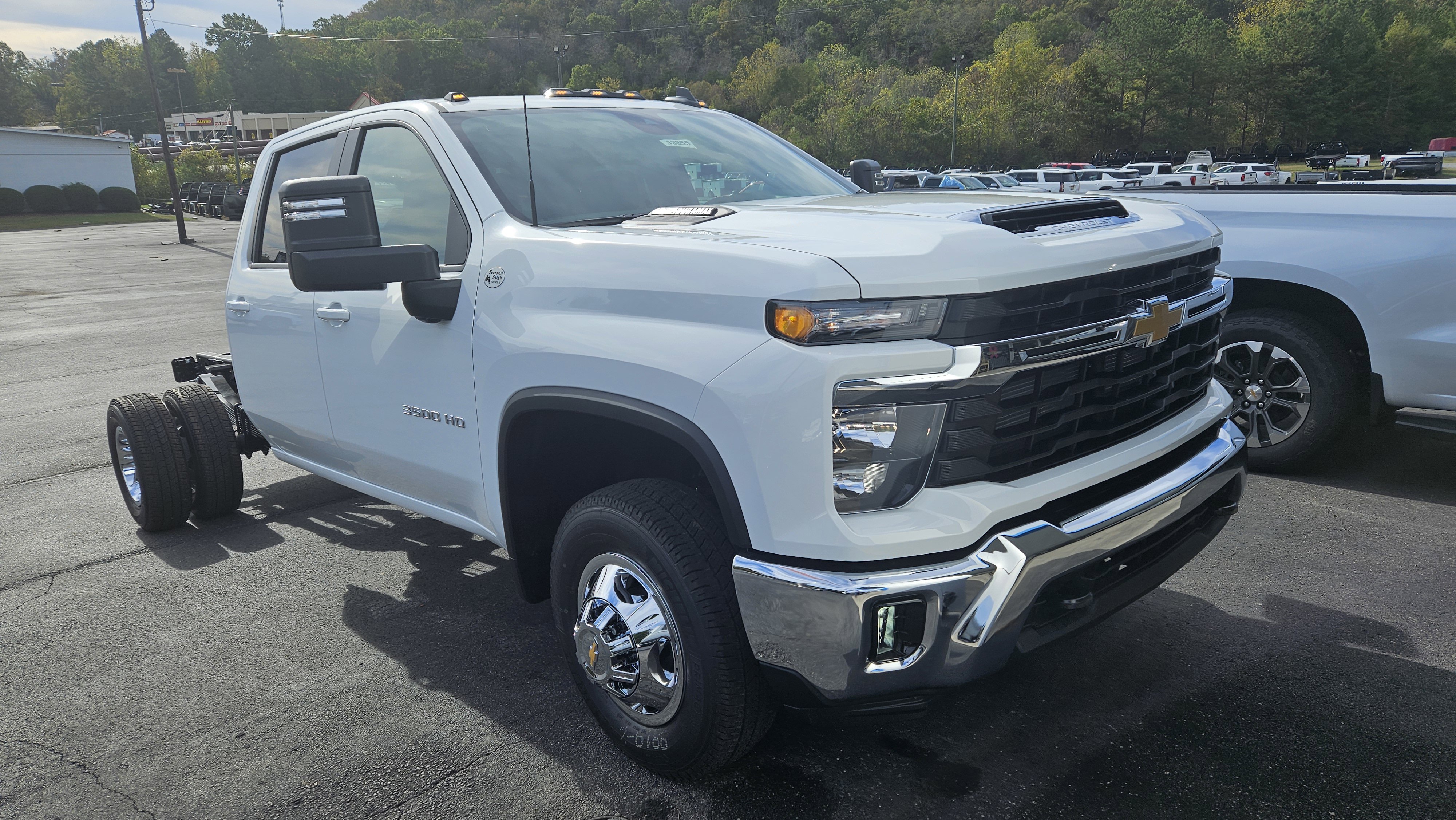 New 2026 Chevrolet Silverado 3500 LT image 2