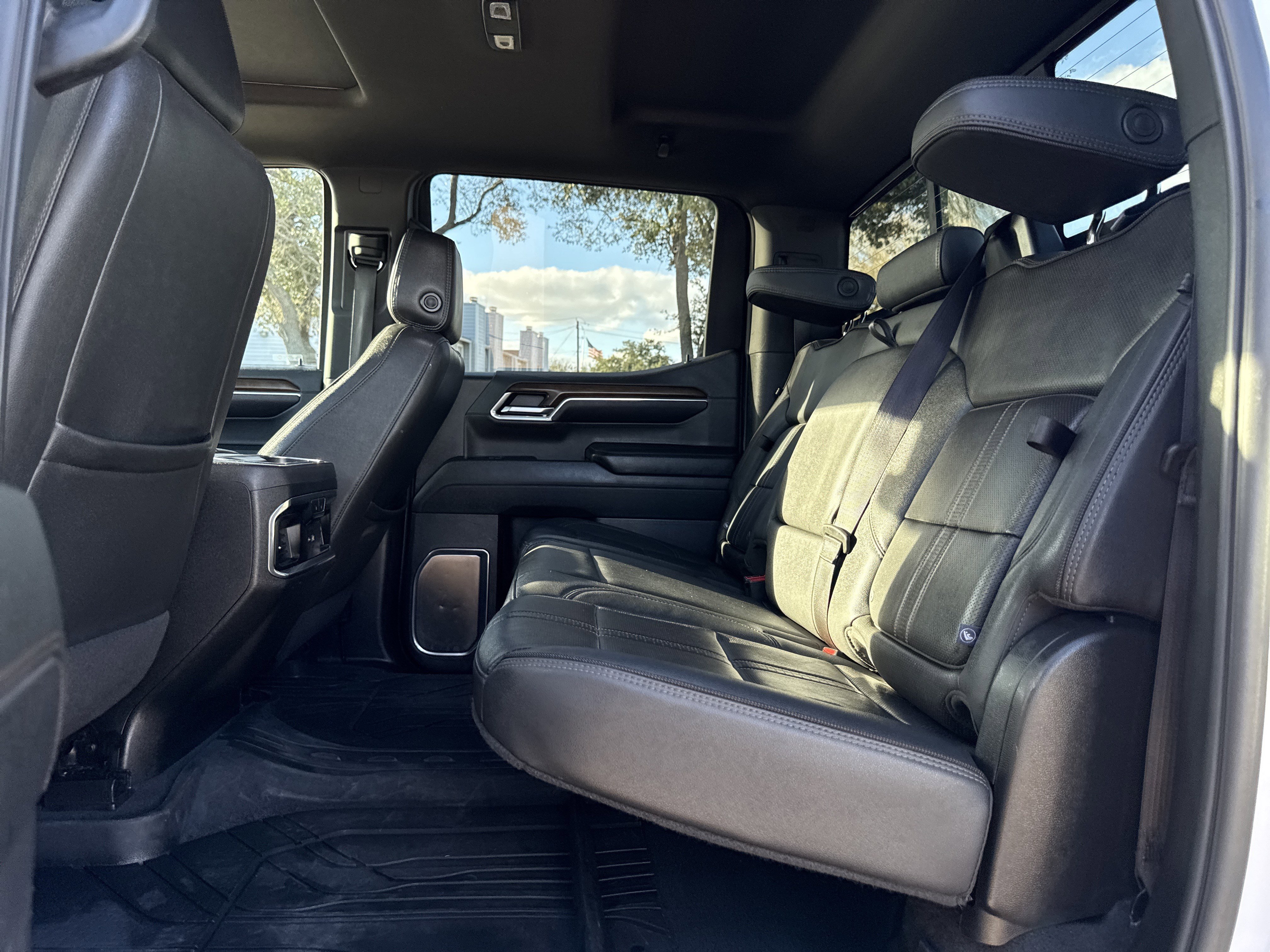 Used 2024 Chevrolet Silverado 1500 High Country w/ Technology Package image 29