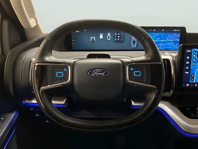 Used 2025 Ford Expedition Max Platinum AWD/4WD image 13