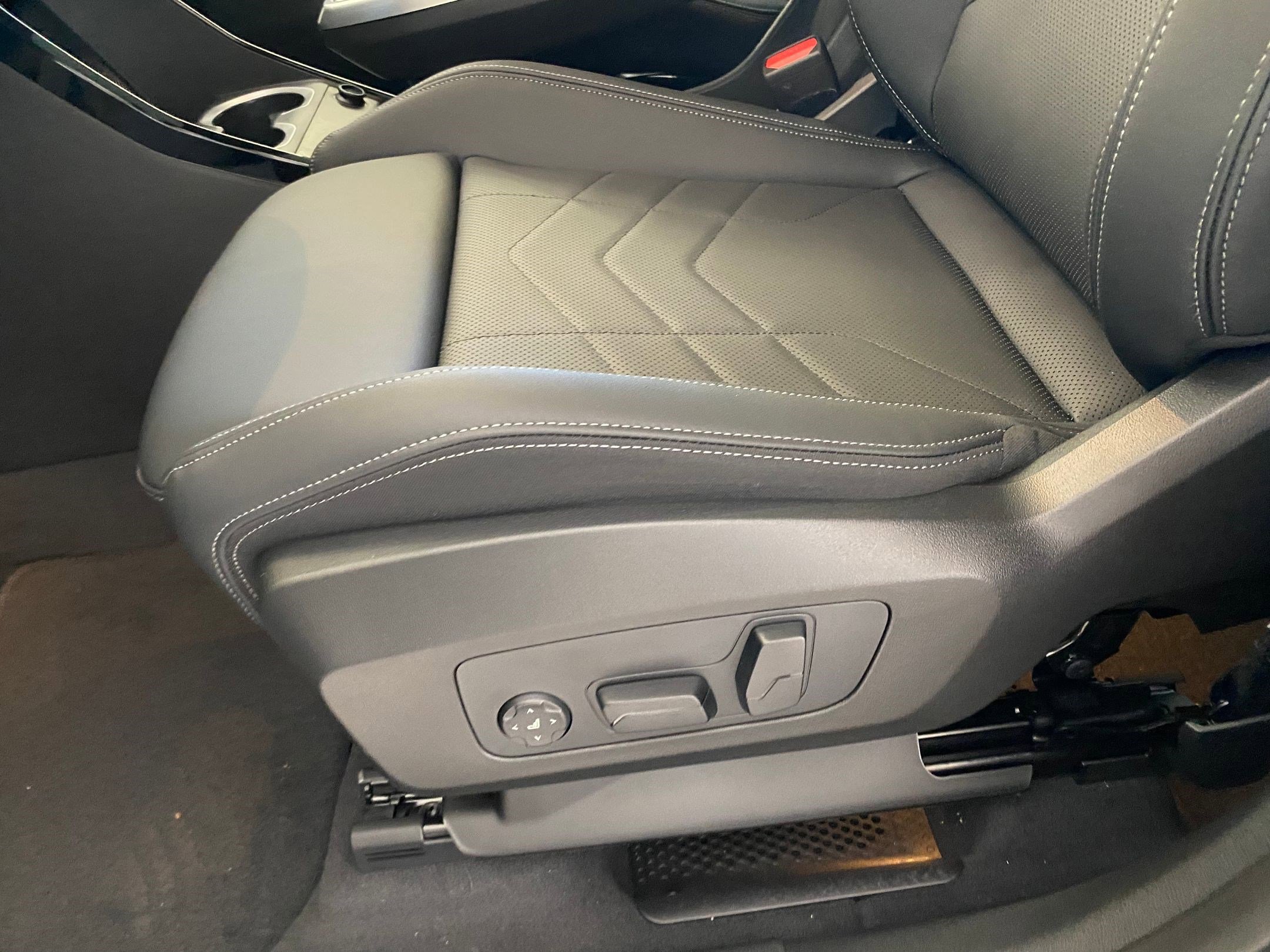 New 2026 BMW X1 M35i w/ Technology Package AWD/4WD image 13