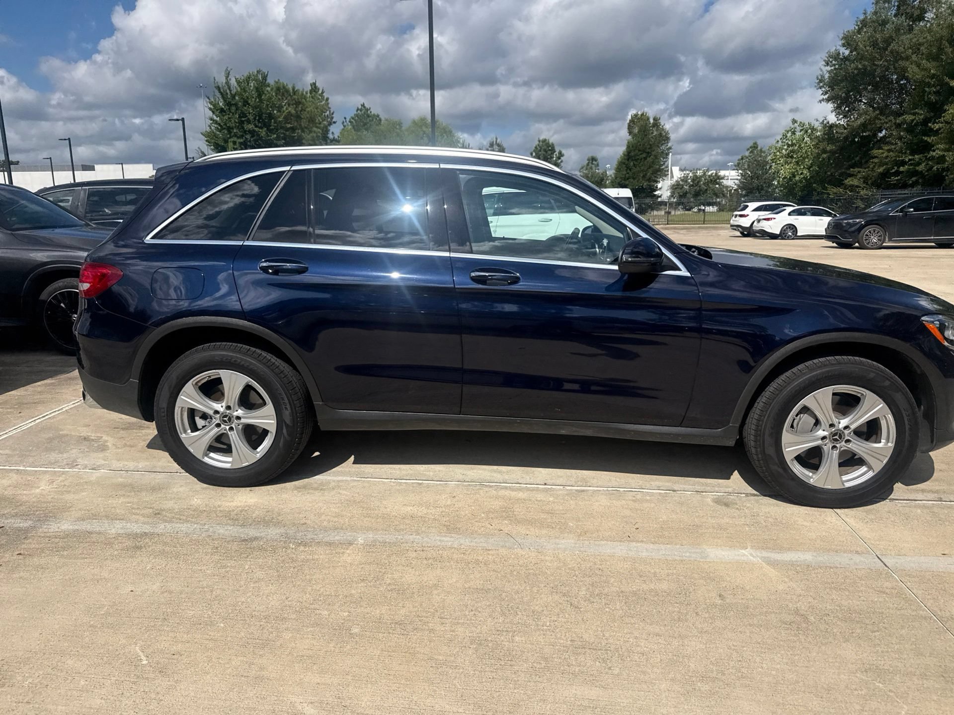 Used 2017 Mercedes-Benz GLC 300 image 3