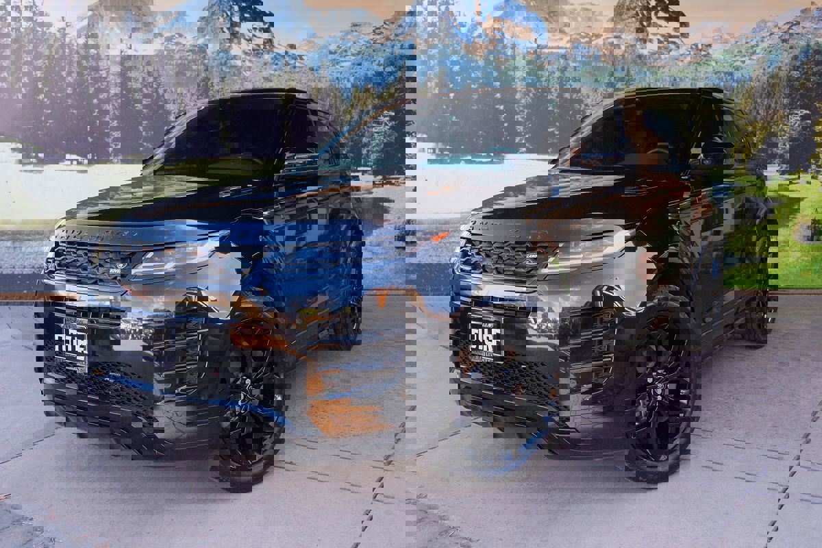 Used 2023 Land Rover Range Rover Evoque R-Dynamic SE video 1