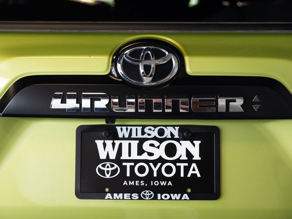 Certified 2023 Toyota 4Runner TRD Off-Road Premium AWD/4WD image 5