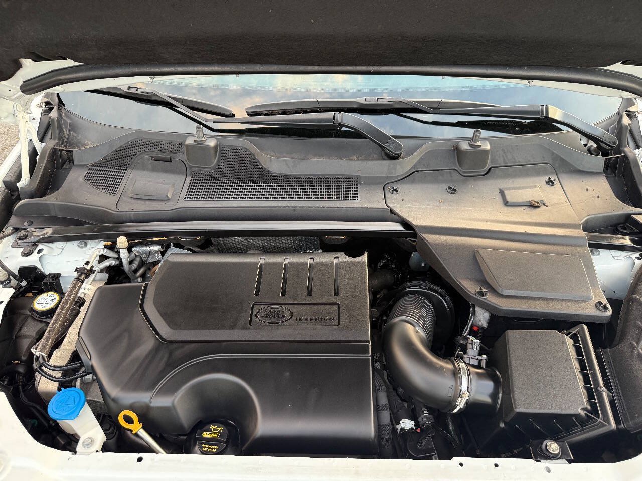 Used 2018 Land Rover Discovery Sport SE AWD/4WD image 23