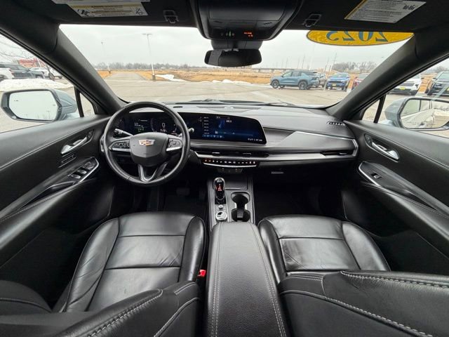 Used 2025 Cadillac XT4 Premium Luxury image 26