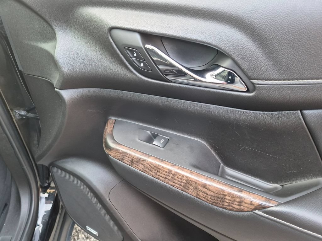 Used 2022 GMC Acadia Denali w/ Black Diamond Edition FWD image 30