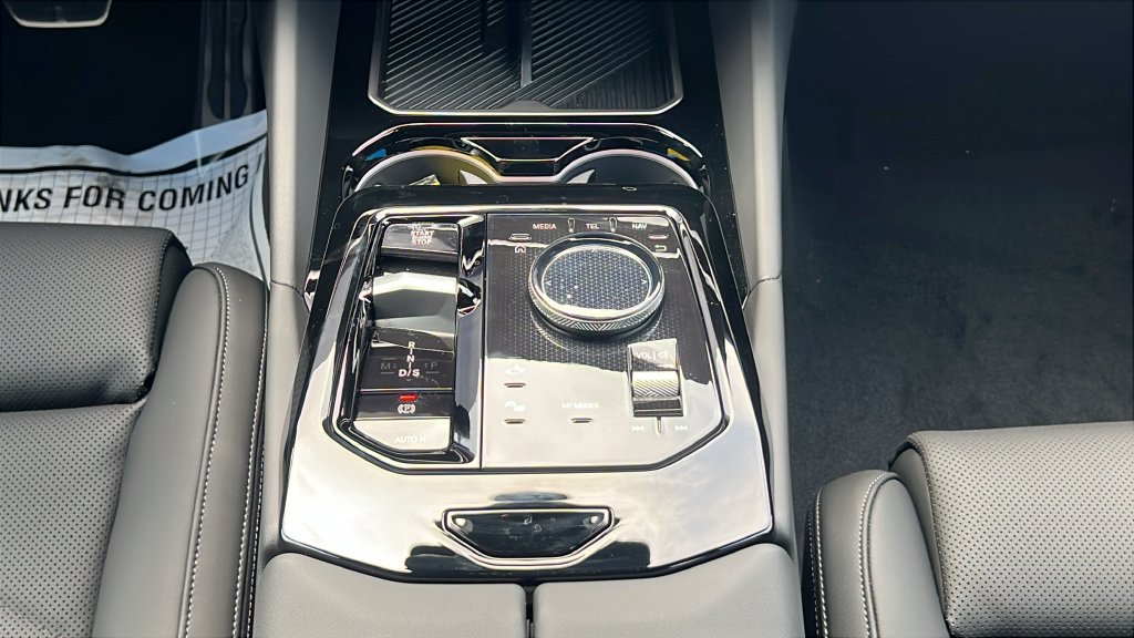New 2027 BMW 550e xDrive AWD/4WD image 14