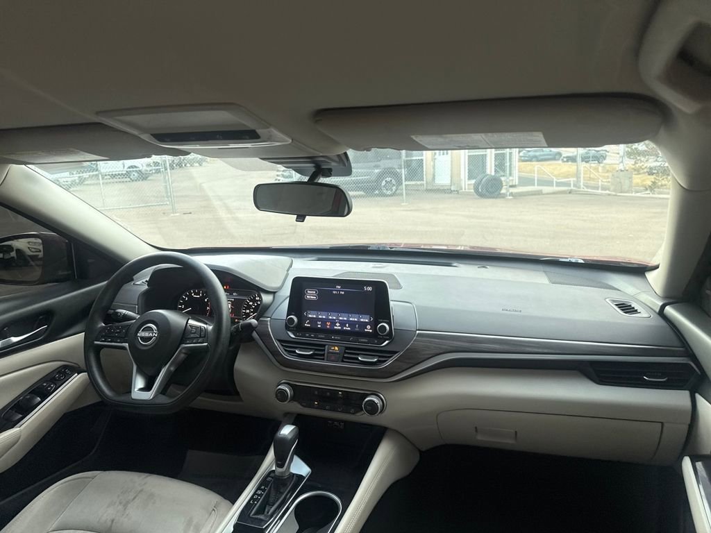 Used 2023 Nissan Altima 2.5 SV image 25
