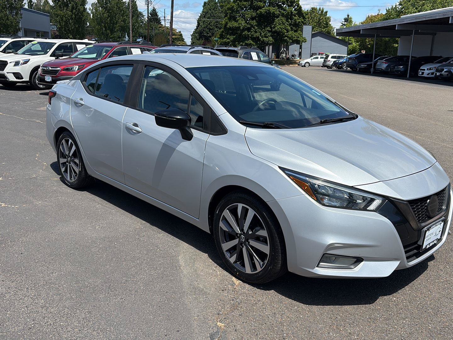Used 2020 Nissan Versa SR FWD image 9