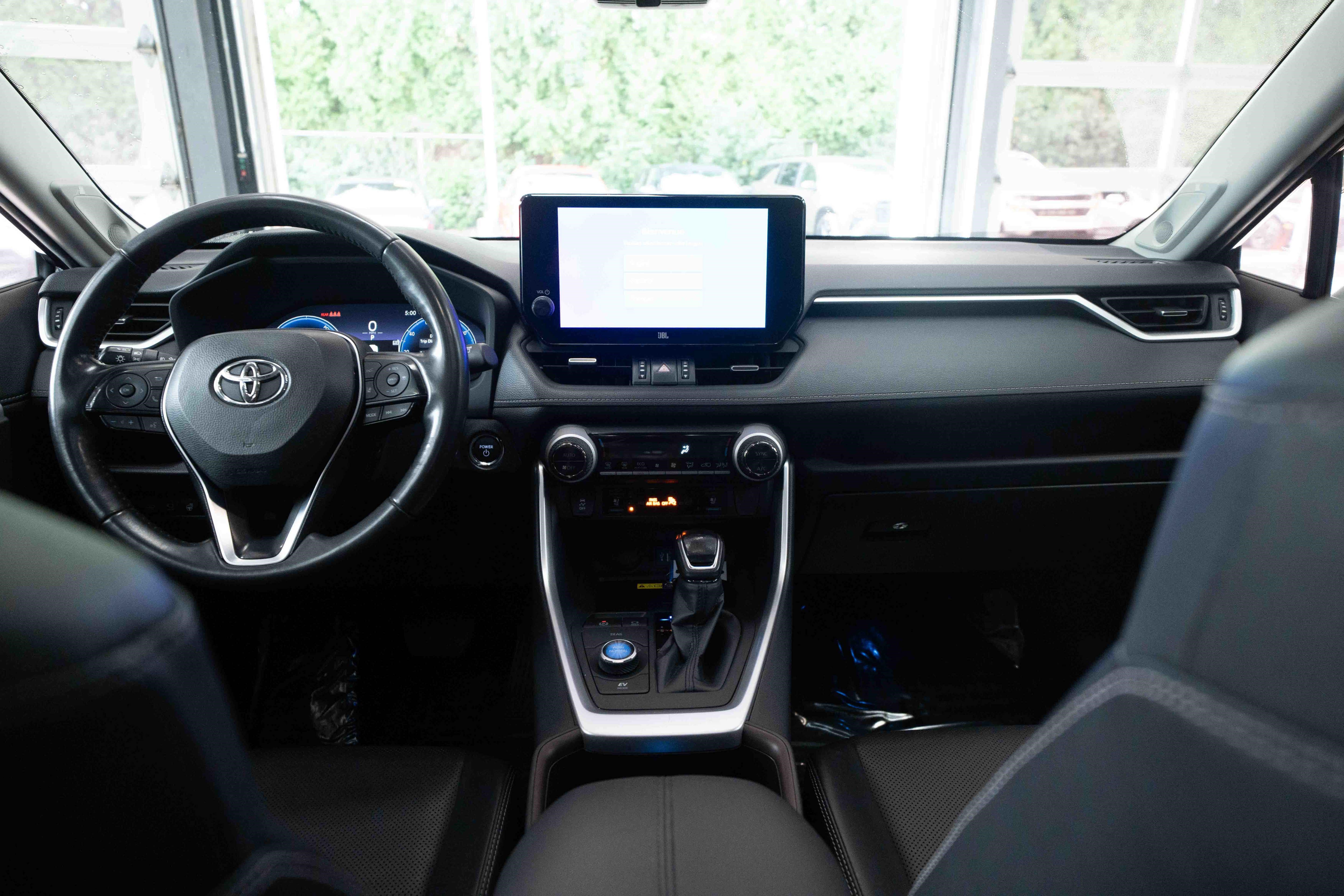 Used 2024 Toyota RAV4 Limited w/ Advanced Technology Package AWD/4WD image 20