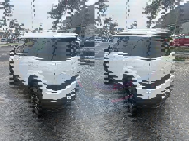 New 2026 Hyundai Santa Fe SE image 3