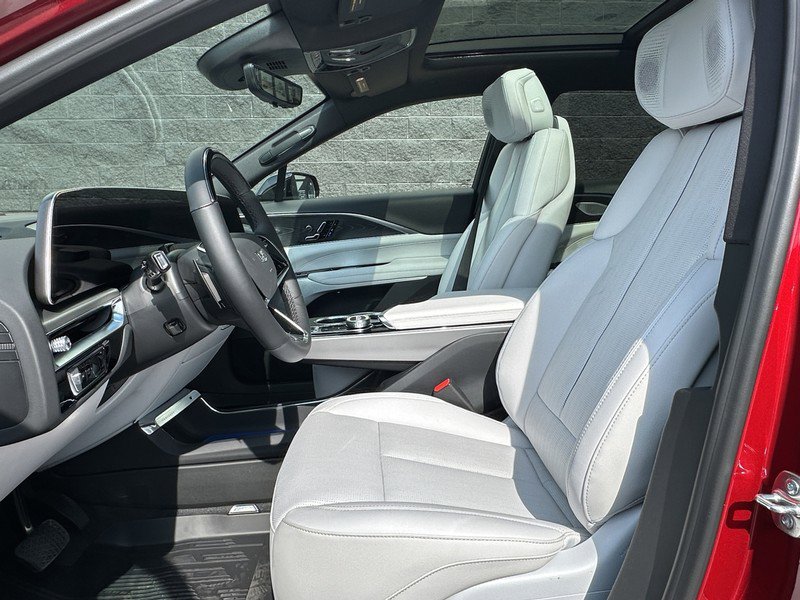 New 2025 Cadillac Lyriq Luxury image 16