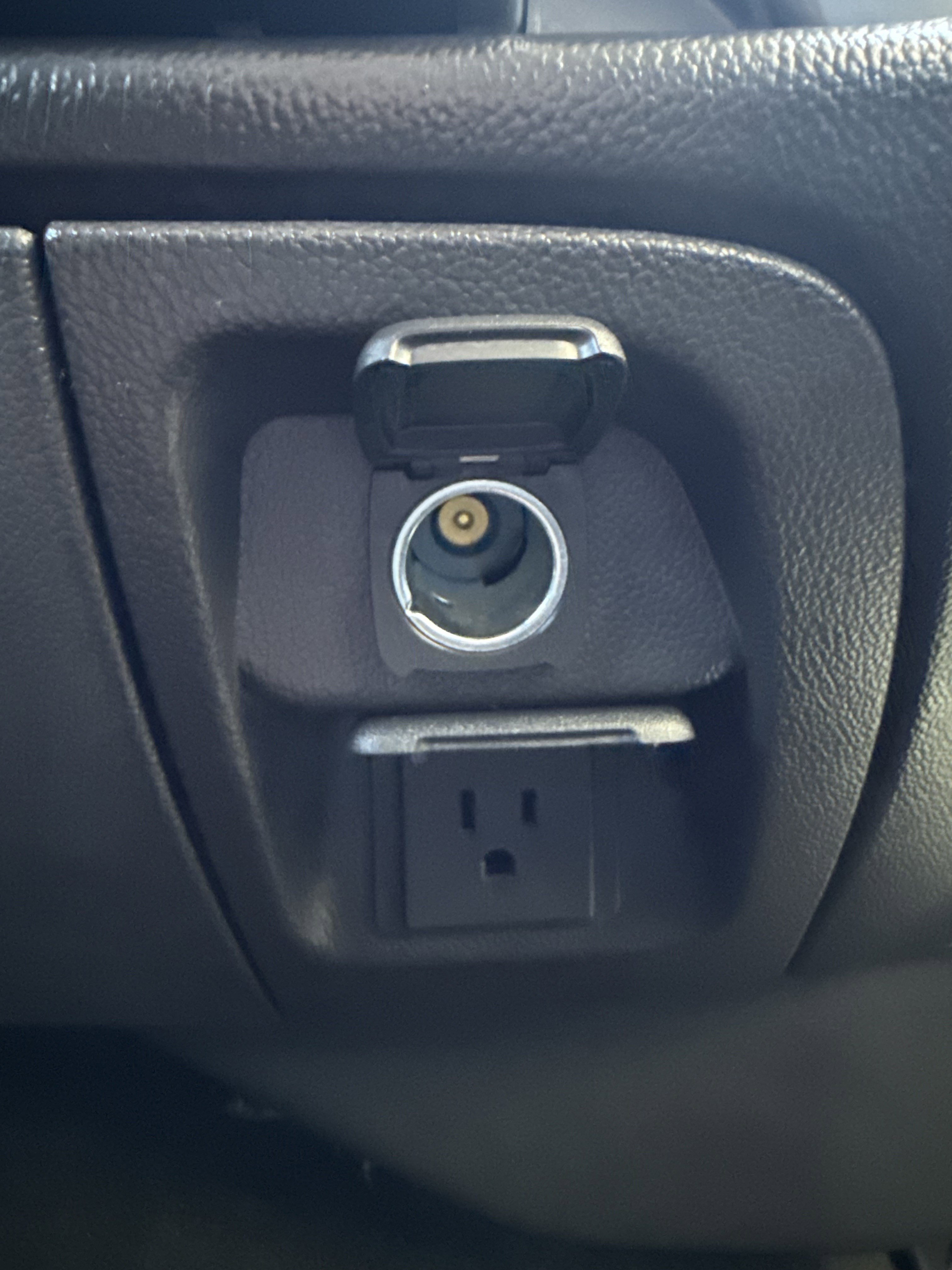 Used 2018 Chevrolet Silverado 1500 LT w/ Texas Edition image 30