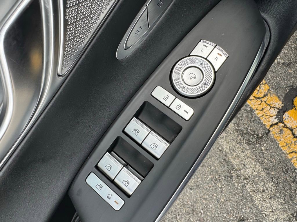 Used 2025 Genesis GV70 3.5T Sport image 18