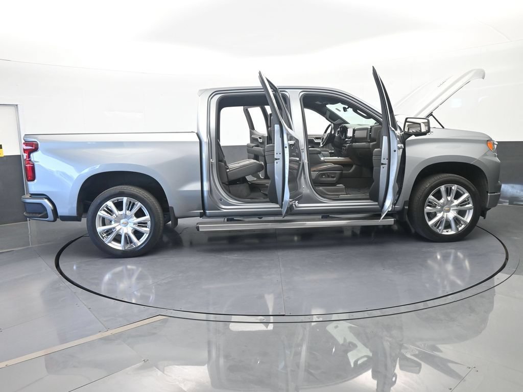 Used 2024 Chevrolet Silverado 1500 High Country w/ Technology Package AWD/4WD image 87