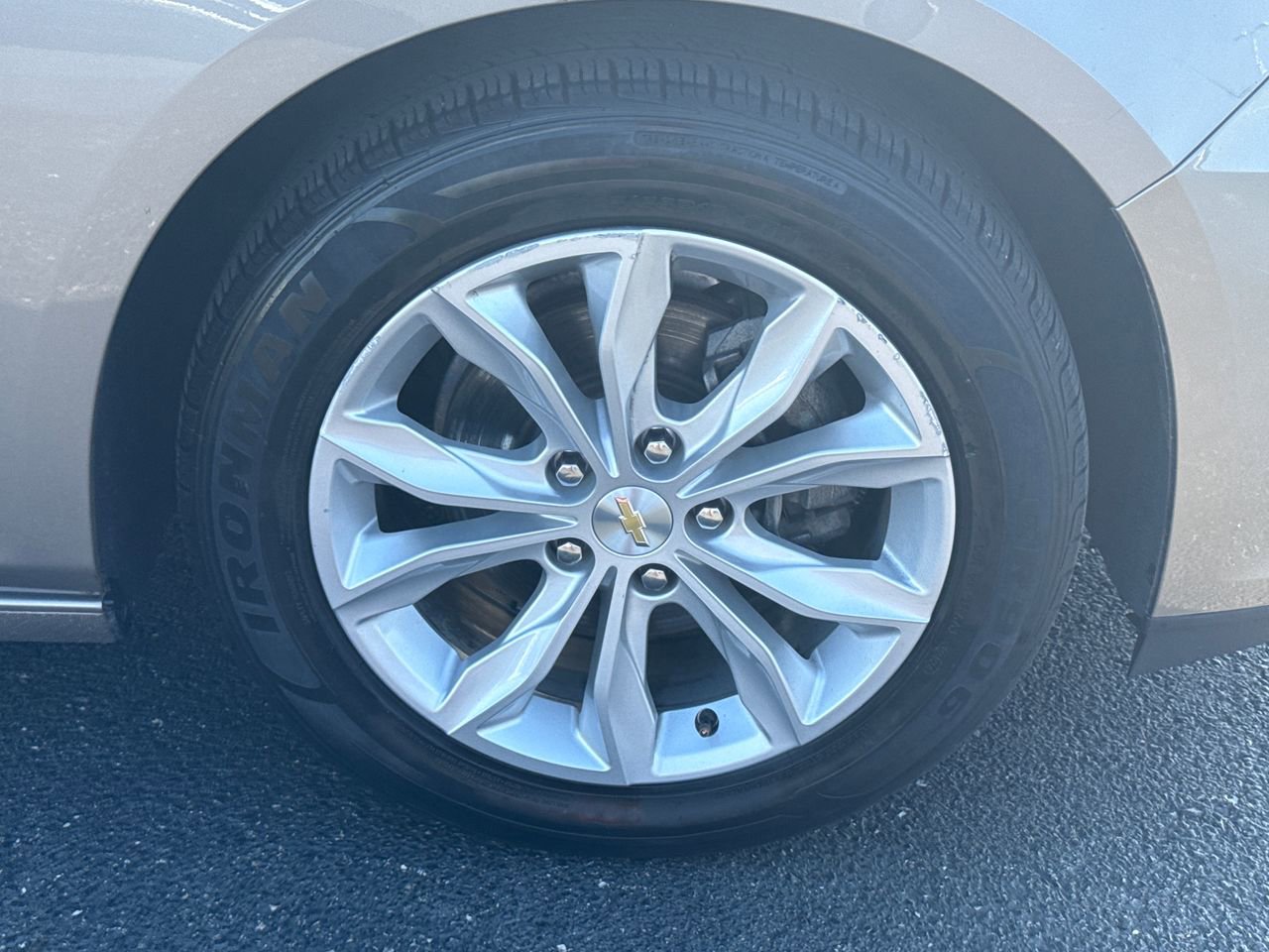 Used 2023 Chevrolet Malibu LT w/ Driver Confidence Package FWD image 9