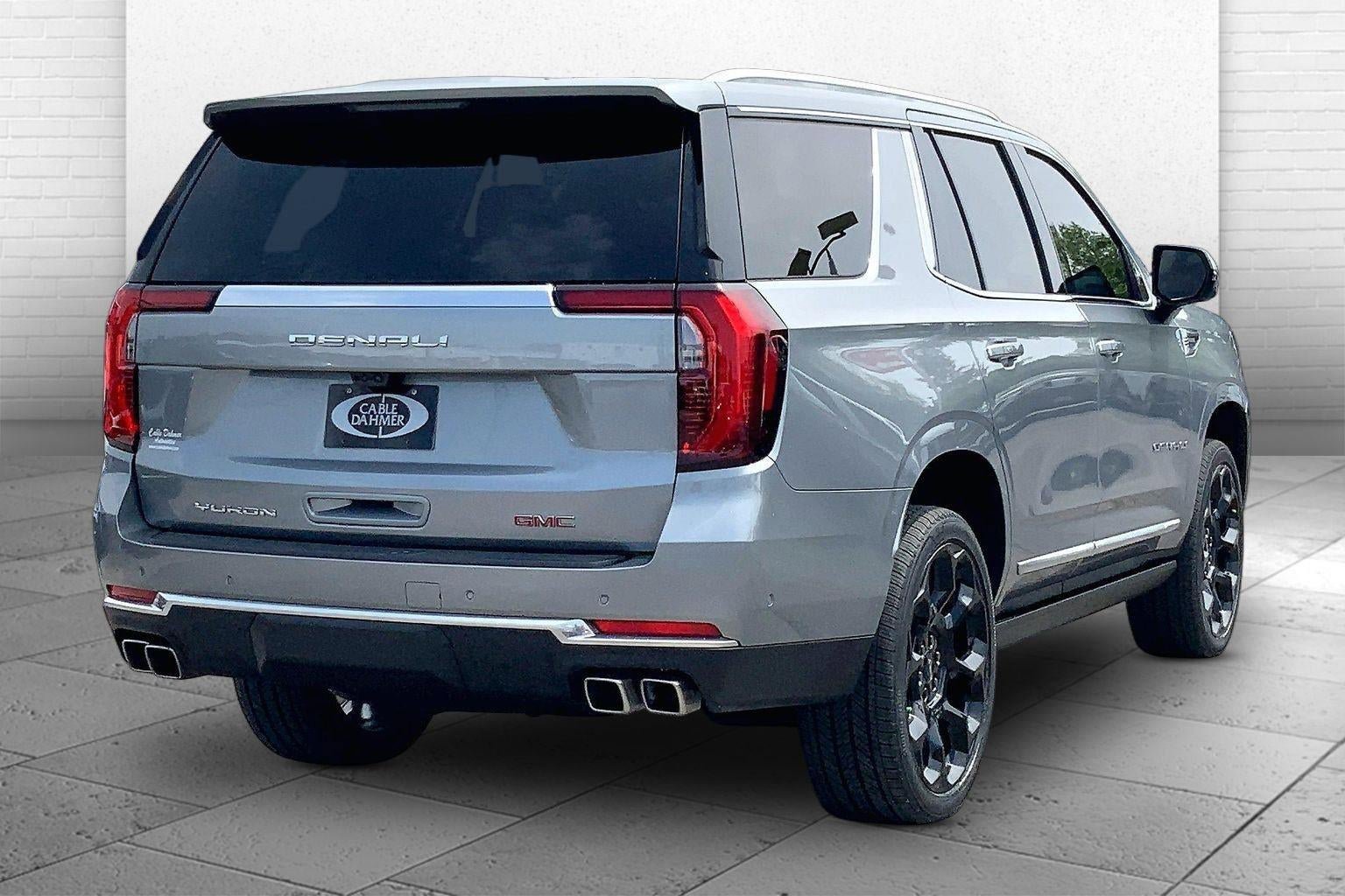 Used 2025 GMC Yukon Denali w/ Denali Reserve Package AWD/4WD image 12