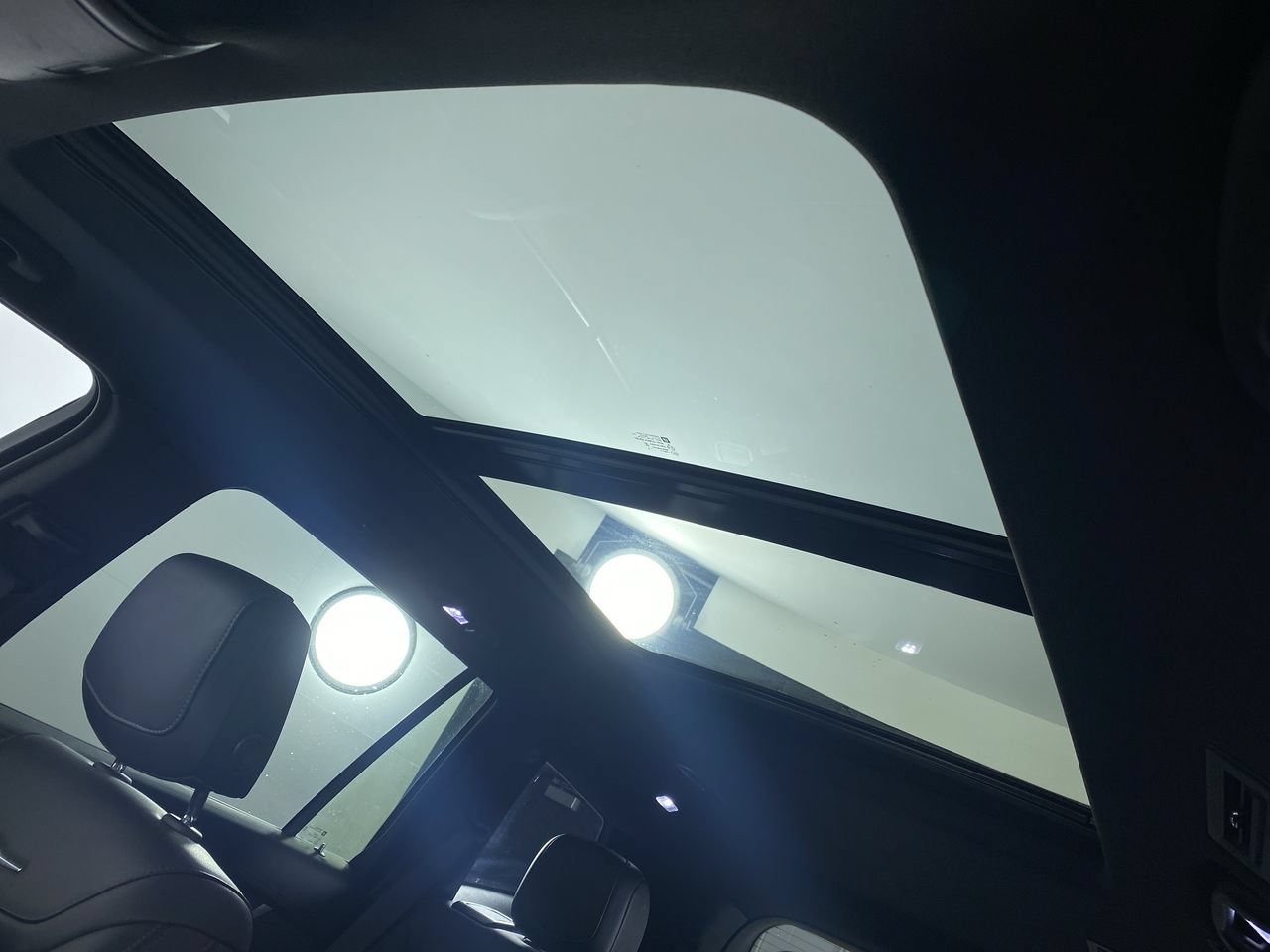 Certified 2024 Cadillac XT6 Luxury w/ LPO, Floor Liner Package AWD/4WD image 10