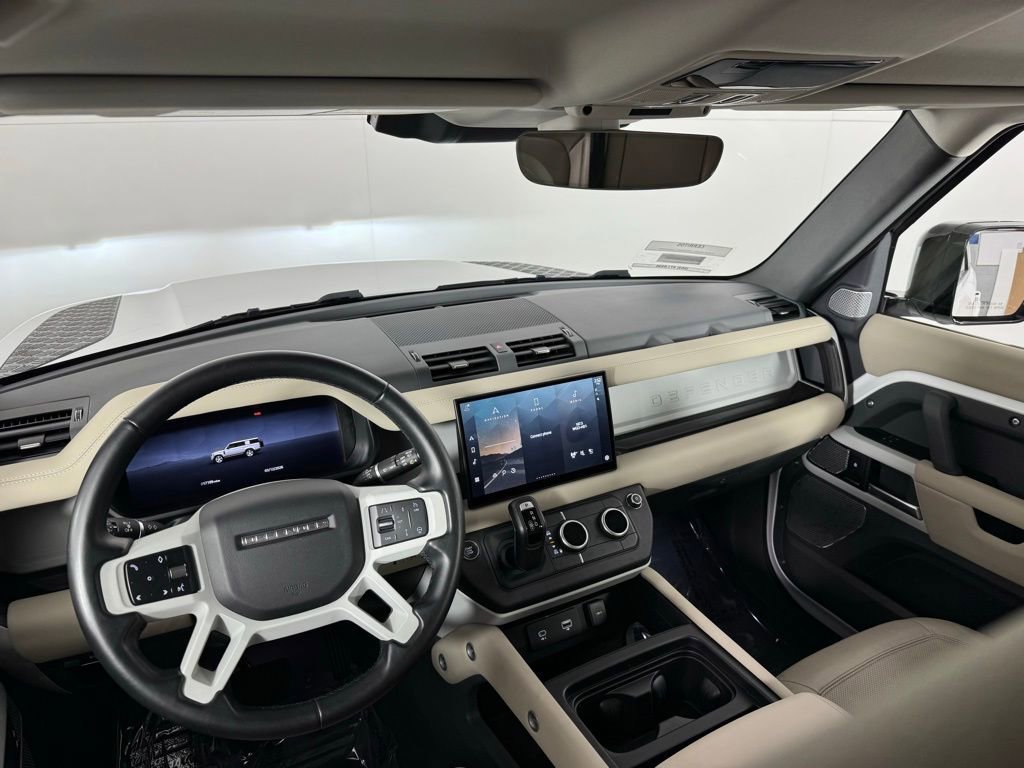 Used 2024 Land Rover Defender 130 S image 28