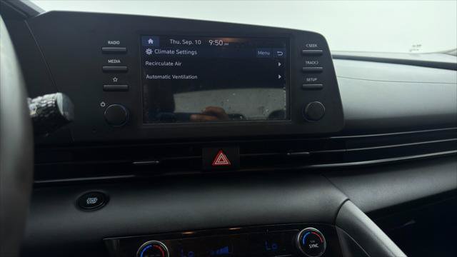 Used 2025 Hyundai Elantra Sport FWD image 34