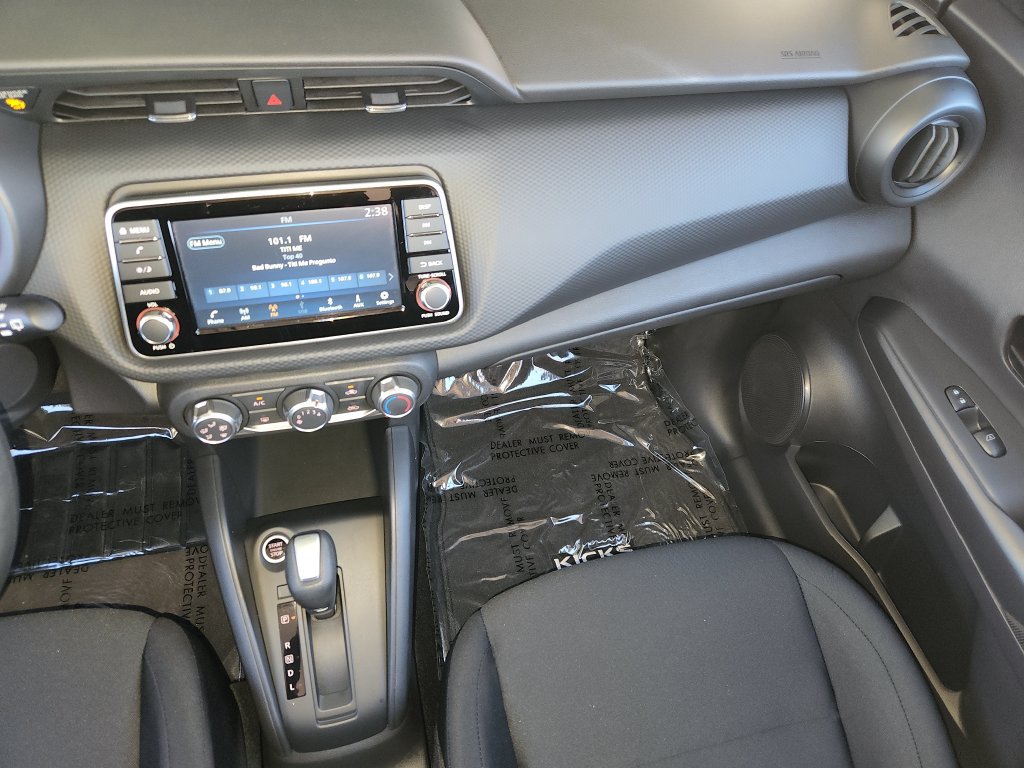 Used 2025 Nissan Kicks Play S FWD image 17
