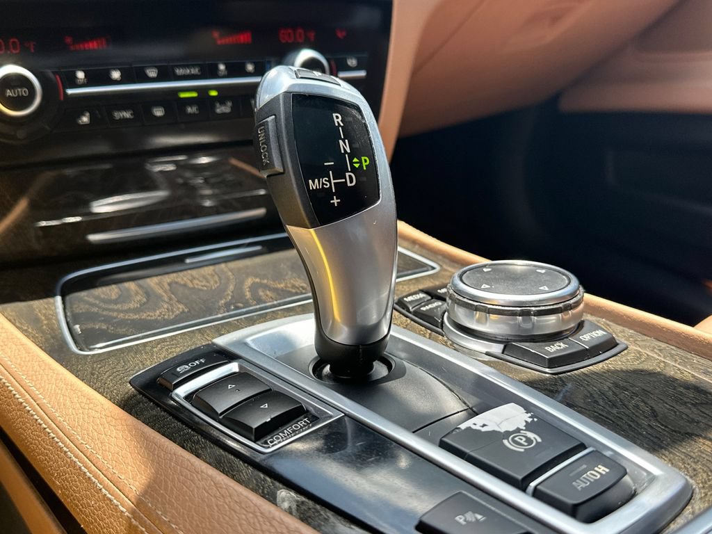 Used 2015 BMW 740Li w/ Executive Package RWD image 31