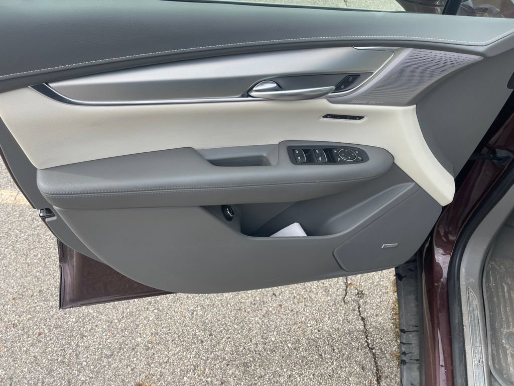 Used 2022 Cadillac XT5 Premium Luxury w/ Technology Package AWD/4WD image 21