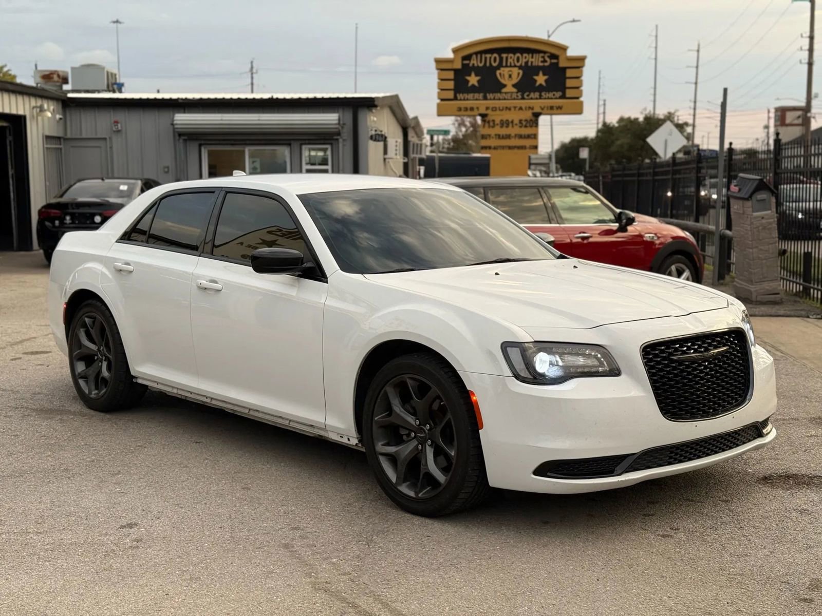 Used 2022 Chrysler 300 Touring w/ Sport Appearance Package RWD image 3