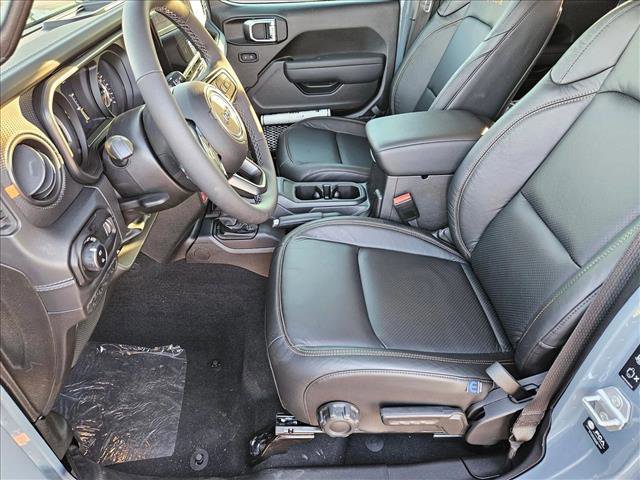 New 2025 Jeep Gladiator Mojave w/ Convenience Group AWD/4WD image 2