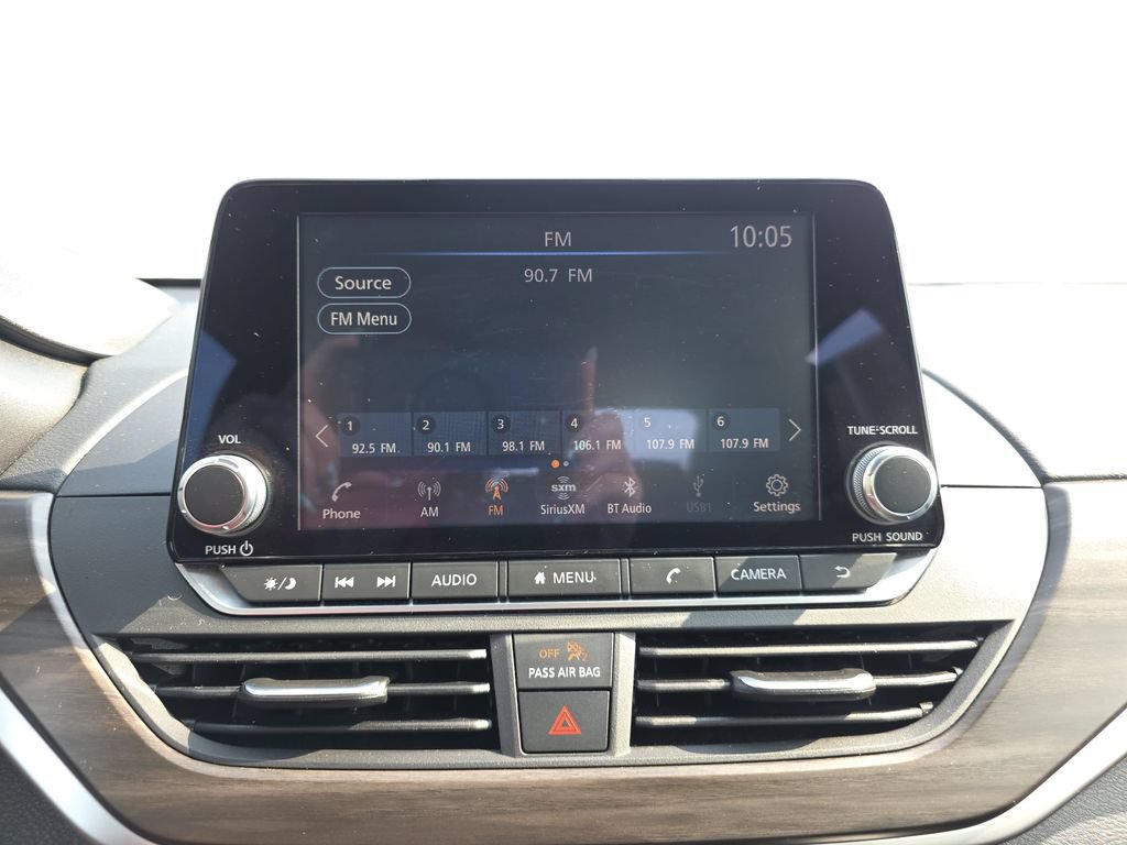 Used 2025 Nissan Altima 2.5 SV FWD image 21