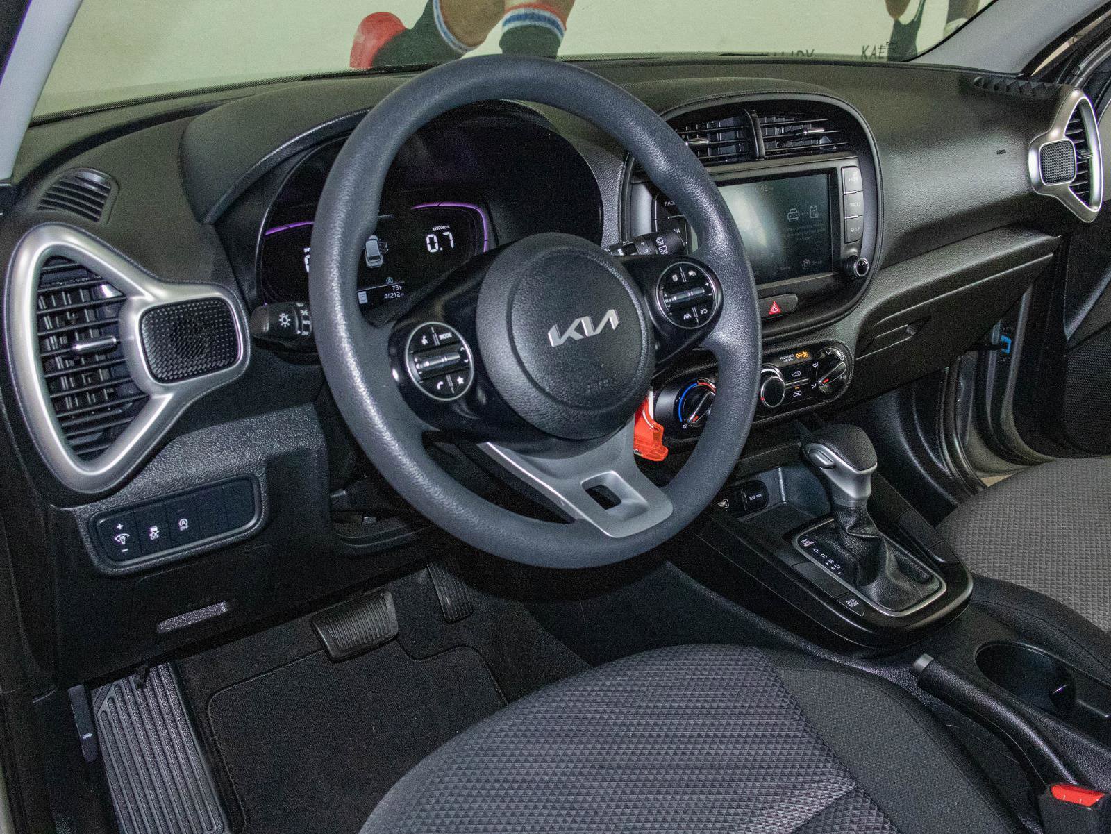 Used 2024 Kia Soul LX FWD image 5