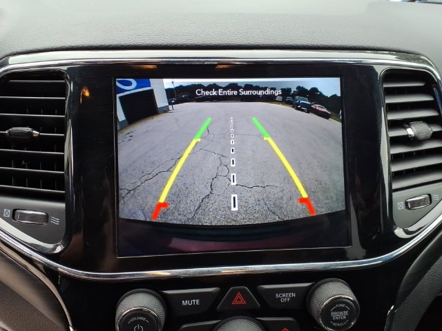 Used 2020 Jeep Grand Cherokee Altitude AWD/4WD image 19