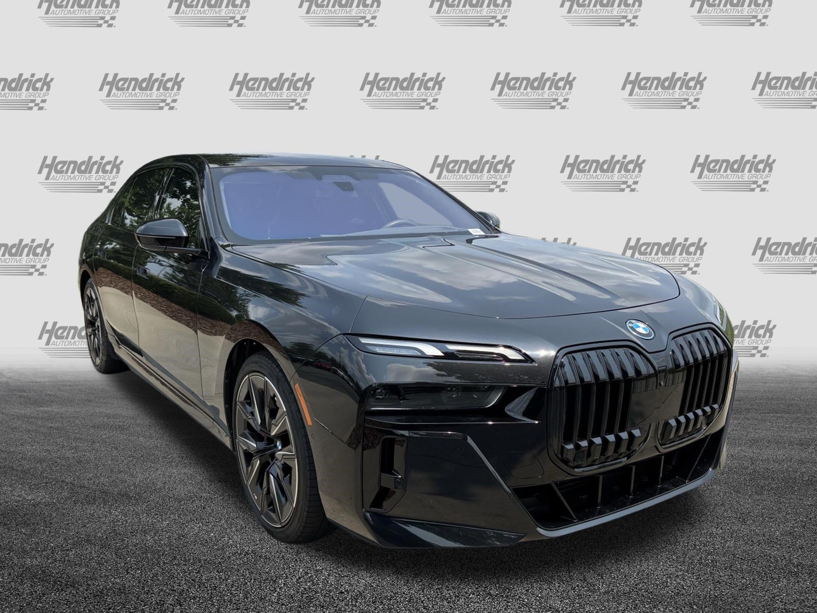 Used 2023 BMW i7 xDrive60 AWD/4WD image 2
