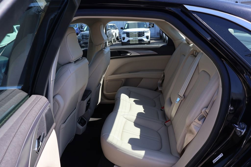 Used 2020 Lincoln MKZ w/ Convenience Package FWD image 20